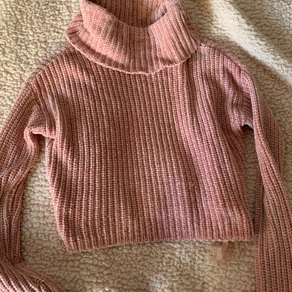 Cute pink sweater crop